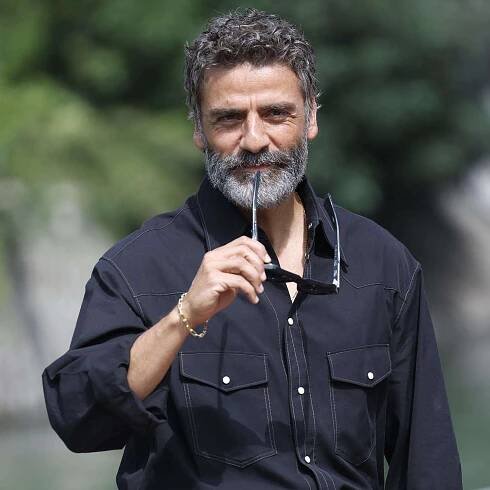 Oscar Isaac arrives at Hotel Excelsior during the 82nd Venice International Film Festival on August 30, 2025 in Venice, Italy. 