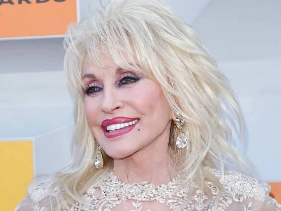 Dolly Parton Explains How She Uses Her Acrylic Nails to Make Music