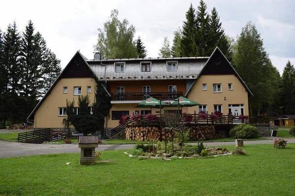 Gaudeamus čelní pohled - ubytování Sněžné - Milovy - zvětšit