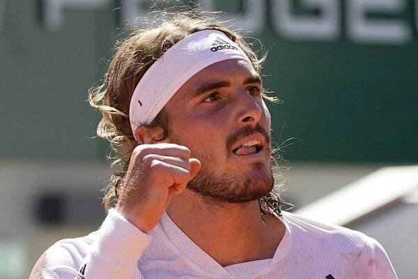 Hrozná zpráva těsně před velkým finále! Tsitsipas bojoval na Roland Garros s těžkým srdcem
