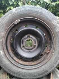 #106 letní pneu 155/70 R13, 5mm na disku PSA 3x98 - Pneumatiky