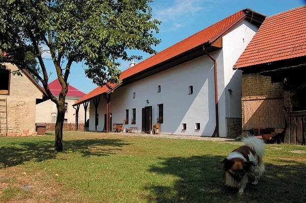 Mestá pod Veľkou Javorinou a Bradlom