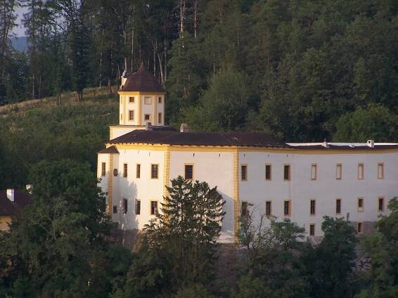 Brána hradu Malenovice je zatím pouze pootevřena - ZLIN.CZ