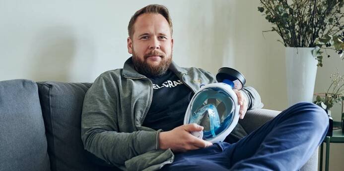 Zdravotníci ze šnorchlovacích masek brečeli radostí, vyrobili jsme jich 30 tisíc, říká David Miklas v CzechCrunch Podcastu