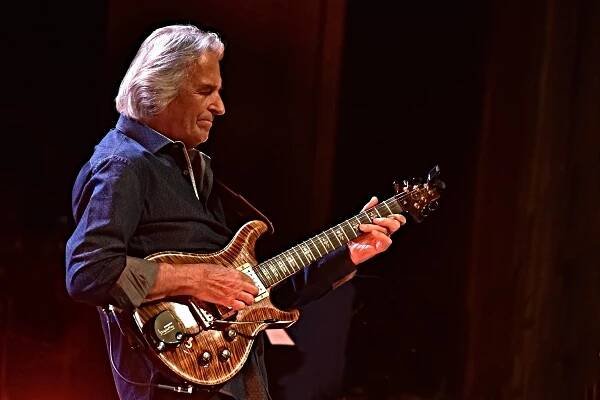 Foto: John McLaughlin, Janáčkovo divadlo, Brno, 14. 4. 2019