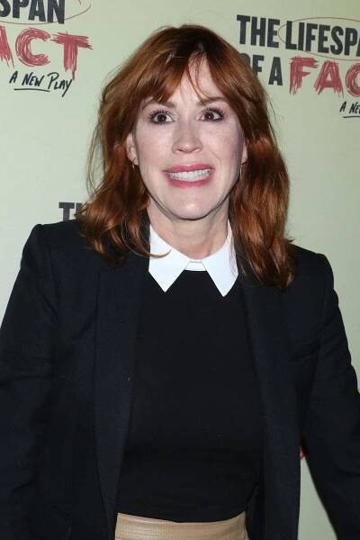 Molly Ringwald Epic Facial Expression Wallpaper