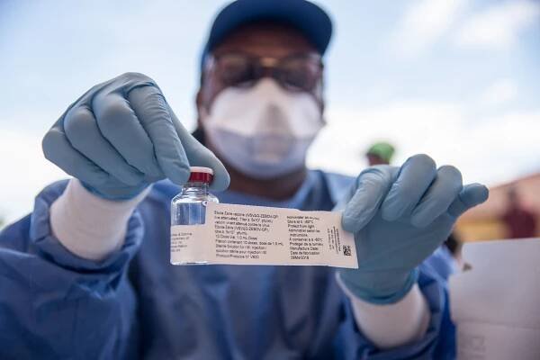 As Ebola outbreak rages, vaccine is 97.5% effective, protecting over 90K people - Ars Technica
