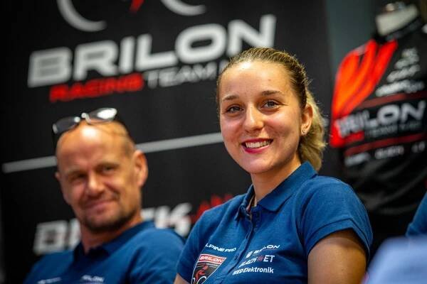 Brilon Racing Team vstupuje do cyklokrosové sezóny v čele s Kristýnou Zemanovou - Týmy a kluby - Články - MTBS.cz