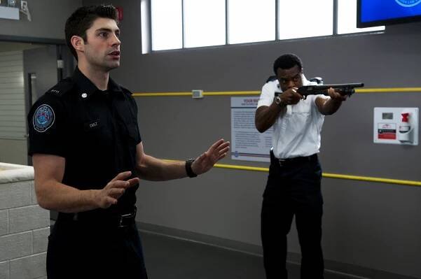 Rookie Blue - Rukojmí - Z filmu - Travis Milne, Lyriq Bent