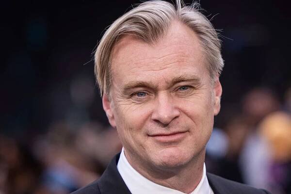 Christopher Nolan Explains Why He Doesn’t Have a Smartphone: ‘It’s About the Level of Distraction’