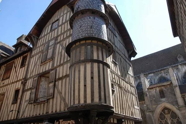 Troyes Tourist attractions - ViaMichelin