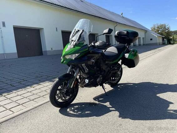 Kawasaki Versys 1000 SE grand tourer