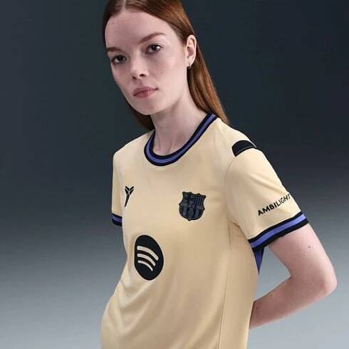 Replika dámského venkovní fotbalového dresu Kobe Dri-FIT FC Barcelona Stadium 2025/26