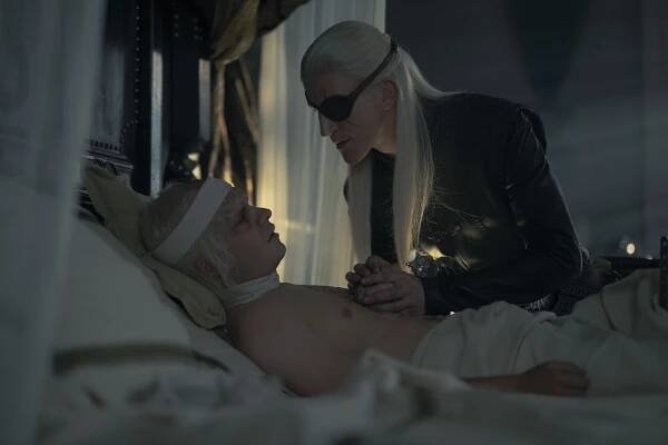 Tom Glynn-Carney, Ewan Mitchell - Rod Draka - Prostý lid - Z filmu