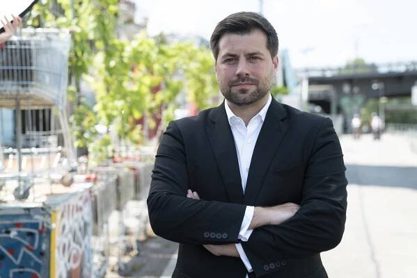 Michael Bernhard