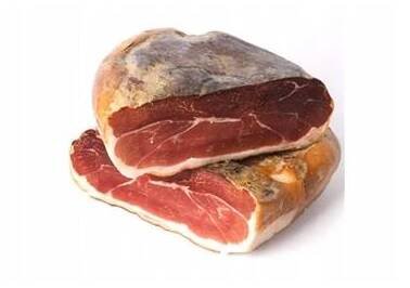 Sušená šlechtická šunka dlouhozrající východní verze Jamón serrano