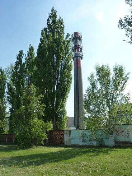 Fotografie - Brno - ulice Terezy Novákové/komín - 11.05.2022