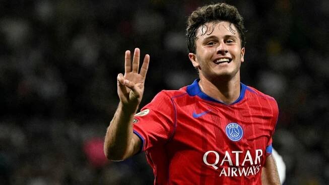 PSG je stále stoprocentní. Toulouse nastřílelo šest gólů, Neves dal hattrick