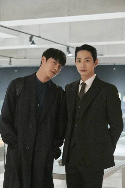 Lee Soo Hyuk: spoznajte niekoľko zaujímavostí zo života navonok chladného herca, v ktorom sa skrýva priateľské srdce - Asianstyle