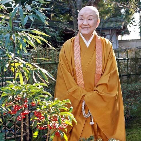 Jakucho Setouchi, 99, Dies; Buddhist Priest Wrote of Sex and Love