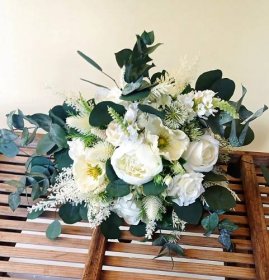 Svatební kytice a dekorace – Barevný ateliér