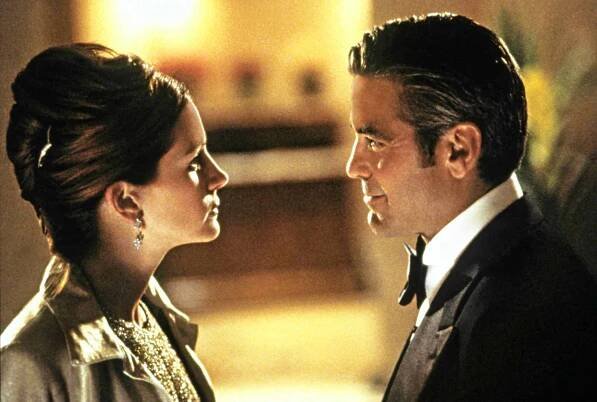 OCEAN'S ELEVEN, Julia Roberts, George Clooney, 2001-