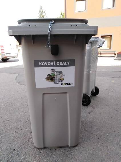popelnice na kov