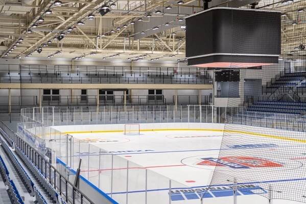 Ostrava - Poruba otevírá rekonstruovaný zimní stadion. Rekonstrukce bude pokračovat po ukončení hokejové sezóny