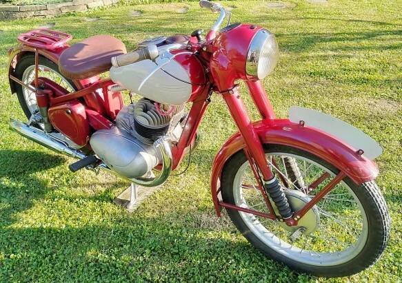 Jawa 350 Pérák