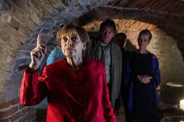 Miss Merkel - Ein Uckermark-Krimi - Mord im Schloss - Z filmu - Katharina Thalbach