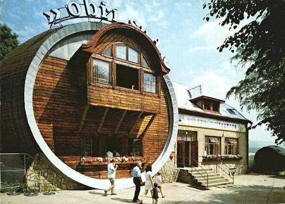 Obří sud v roce 1965. (archiv J.Peterka)