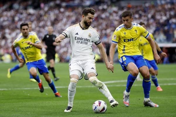 Real Madrid porazil Cádiz a po zaváhání Barcelony slaví titul