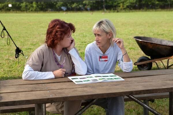 Orange Is the New Black - Předstírej, dokud to půjde - Z filmu - Kate Mulgrew, Constance Shulman