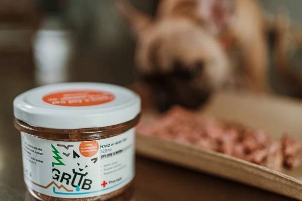 Novinka od Grub Barf – Drůbeží nebo Hovězí ve vlastní šťávě pro Vaše domácí mazlíčky - Grub Barf - Žraso s.r.o. - Tiskové
