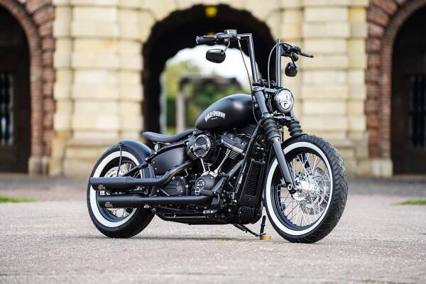 Thunderbike White Sox • customized Harley-Davidson FXBB Street Bob