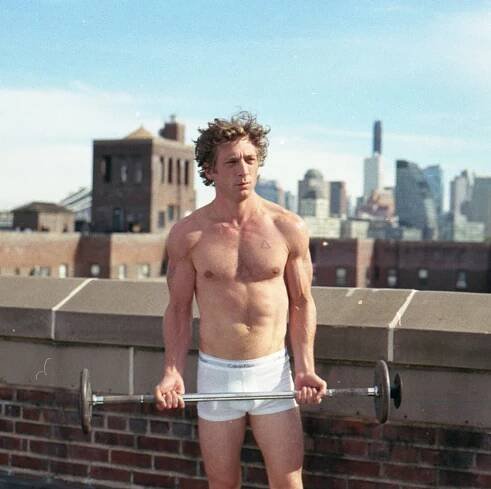 Jeremy Allen White Starts the Year Strong