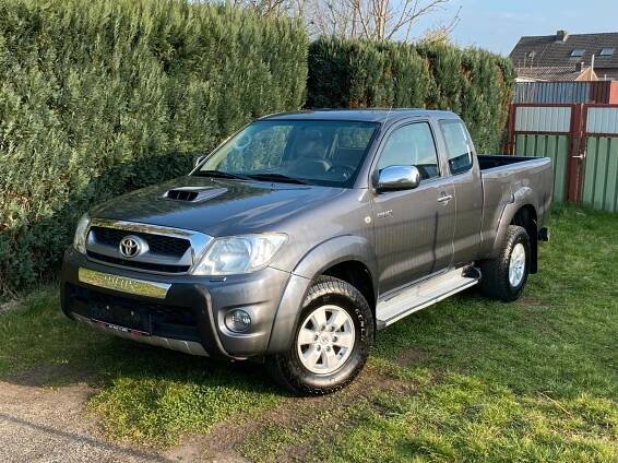 Auto - Auta z dovozu | Nabídka vozů | Toyota Hilux 2,5 D4D Extra Cab Sol 88kw