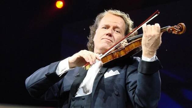 Král valčíku André Rieu má i vlastní zámek a do důchodu se nechystá