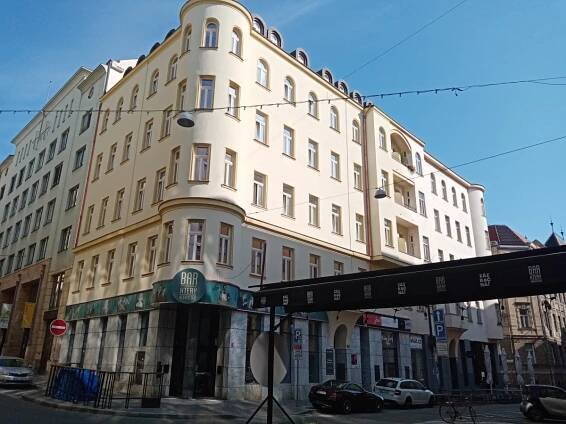 Realizace Okna Insta - dřevěná okna a dveře