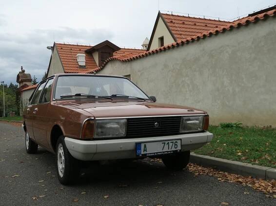Populární Simca 1307 GLS stála desítky tisíc bonů. Dodnes nabízí příjemné svezení