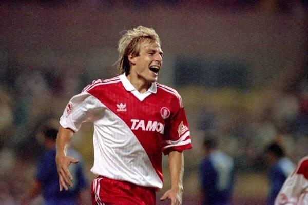 Jürgen Klinsmann: Kurz nach dem verlorenen EM-Finale gegen Dänemark 1992 wechselte Jürgen Klinsmann zur AS Monaco. Zuvor hatte er drei Jahre bei Inter Mailand gespielt. In Italien wurde Klinsmann mit der Nationalmannschaft 1990 auch Weltmeister. 