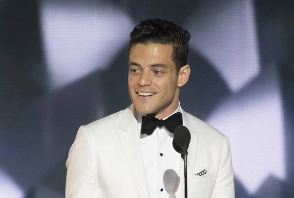Fotka: Bondovy cesty bude křížit Rami Malek