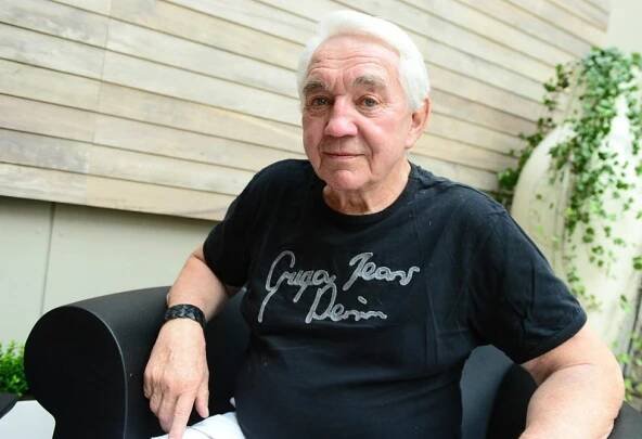 Vyženěný Krampolův (†87) syn Petr přiznal: Vy*er se na nás, radil mi Jirka