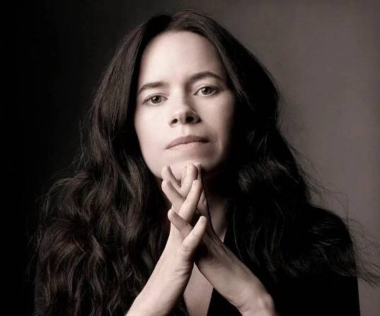 Natalie Merchant Biography - Facts, Childhood, Family Life & Achievements