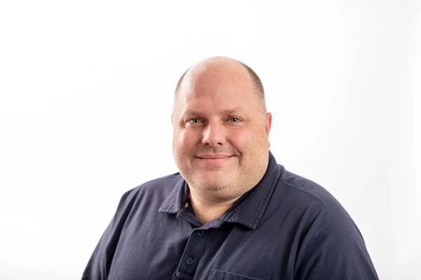 chris jones employee headshot