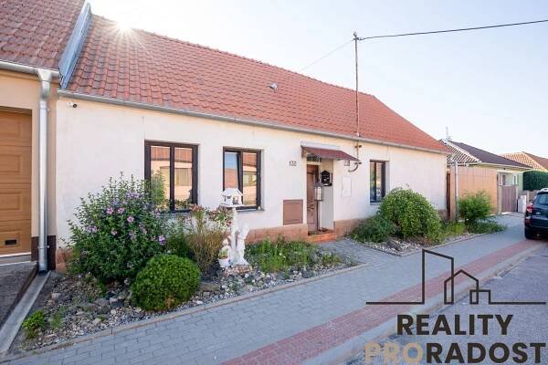 Prodej rodinného domu 3+kk v obci Krhovice /okr. Znojmo/ | REALITY PRORADOST s.r.o 