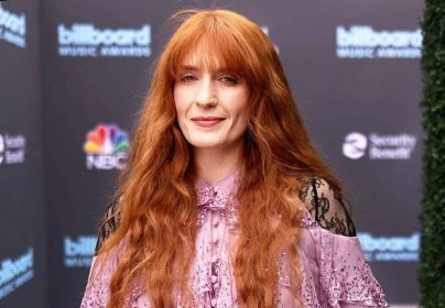 Florence Welch Receives a Fake 'Bloody Severed Hand' Onstage, Jokes That She'll 'Eat This Later'