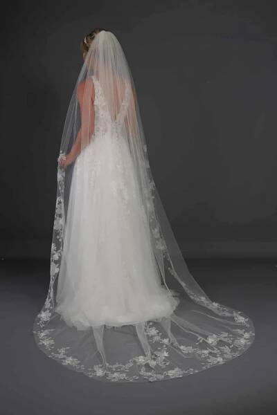 Stunning Wedding Veils To Compliment Your Wedding Dress