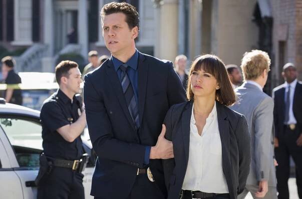 Angie Tribeca - Contains Graphic Designer Violence - Z filmu - Hayes MacArthur, Rashida Jones