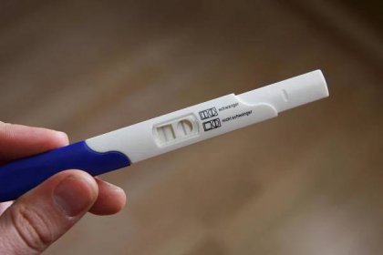 DNES RÁNO: Muž ze srandy počůral těhotenský test: Ten byl pozitivní! To, co následně řekl doktor, všechny šokovalo!